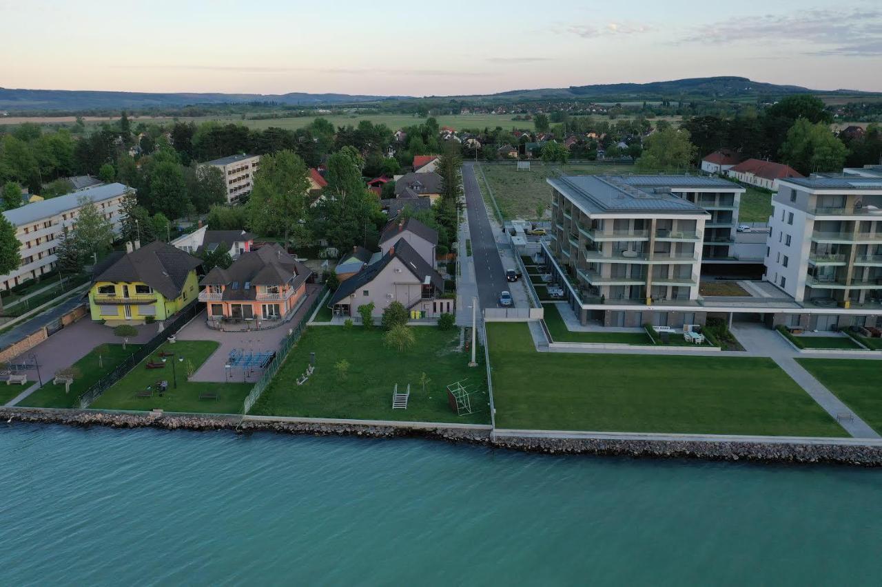 Hullam Apartman Балатонлеле Екстериор снимка