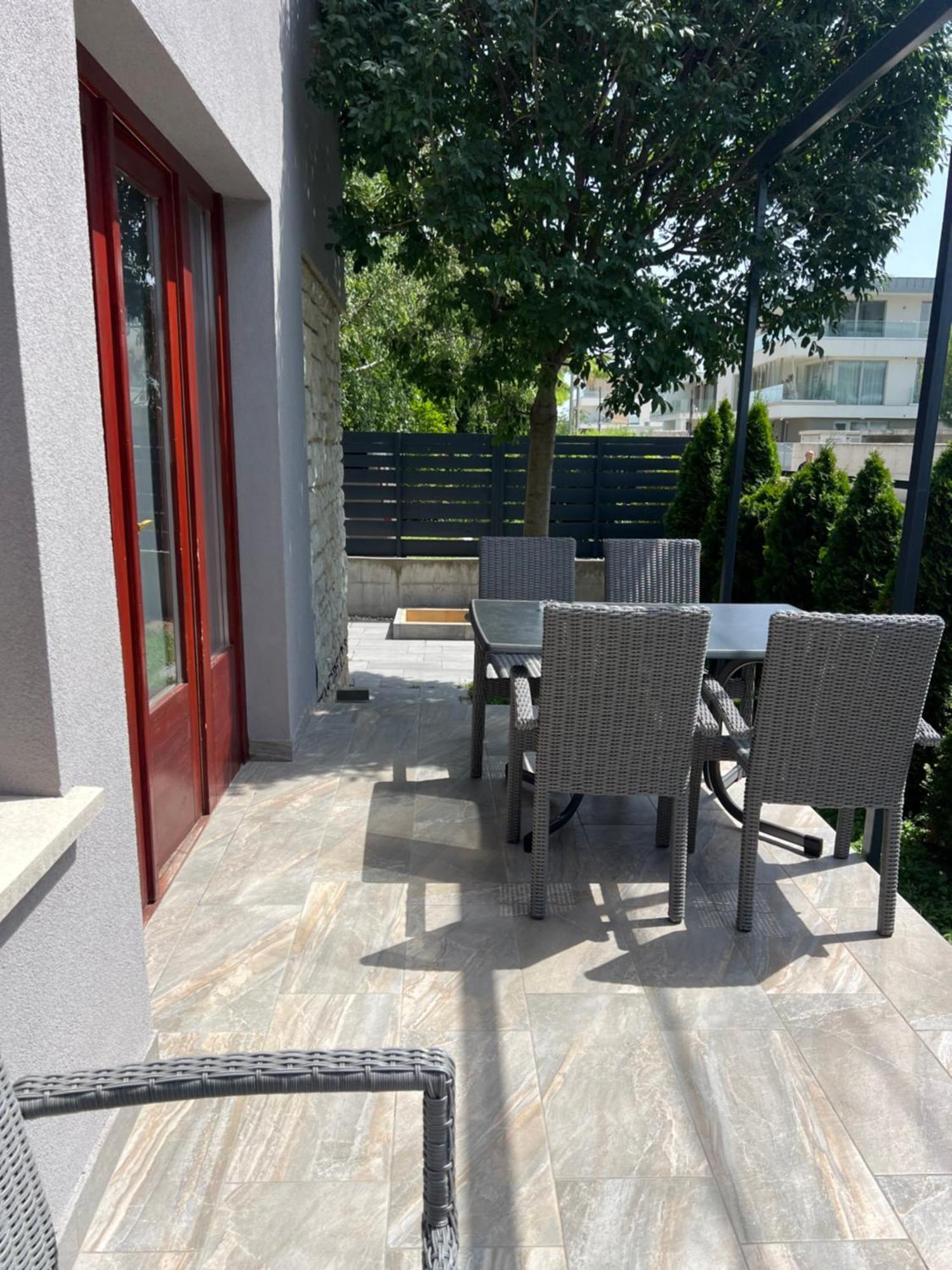 Hullam Apartman Балатонлеле Екстериор снимка