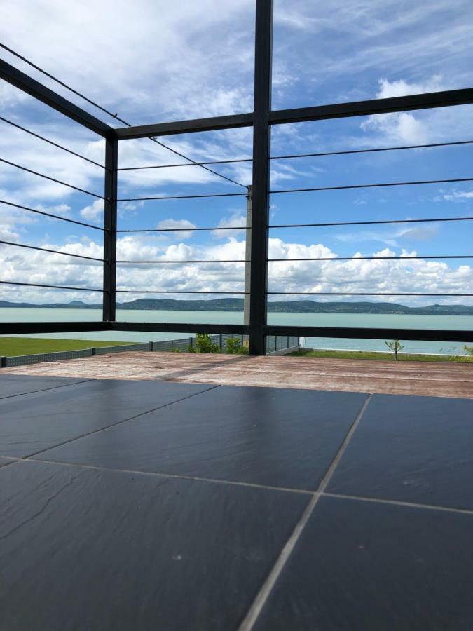 Hullam Apartman Балатонлеле Екстериор снимка