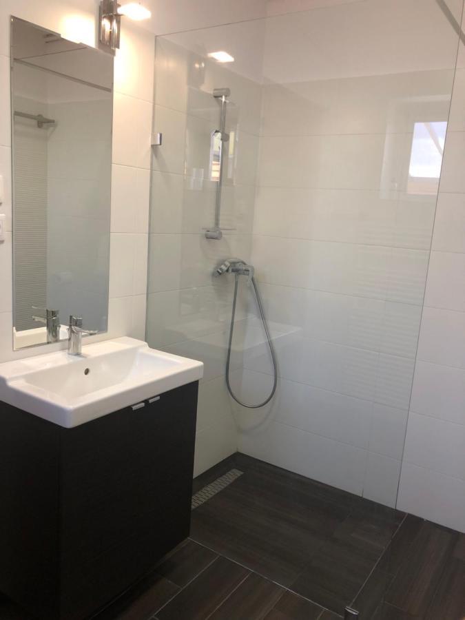 Hullam Apartman Балатонлеле Екстериор снимка